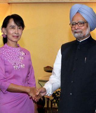 Aung San Su Kyi met Manmohan, Myanmar's iconic leader, Aung San Suu Kyi, discussed the political transition, relations between two countries, reforms in Myanmar